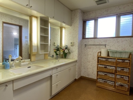 パウダールーム