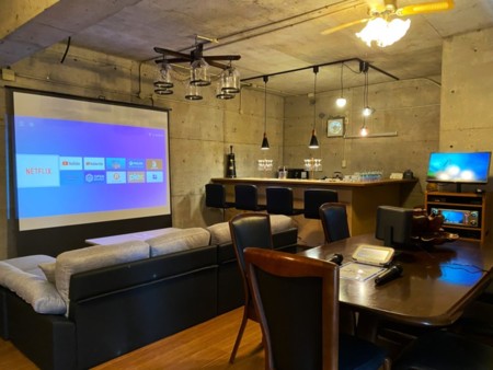 カラオケバーカウンターダイニング