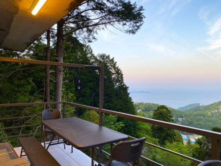 サンセットBBQデッキ