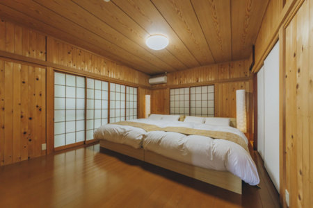 ツインダブルベッドルーム