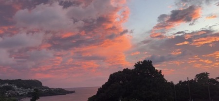 リビング朝焼け