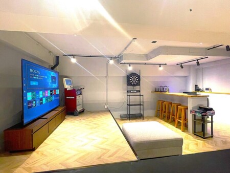 カラオケダーツバーカウンター