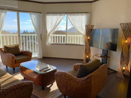 リビング　海を望みます