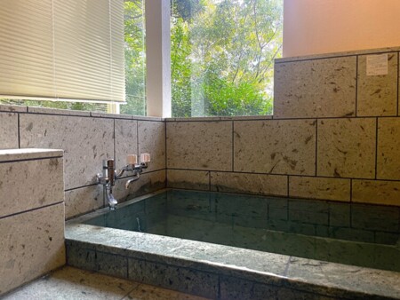 温泉を用意しました